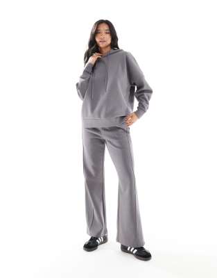 Noisy May Petite – Grått set i sweatshirttyg med ledig passform - view 1