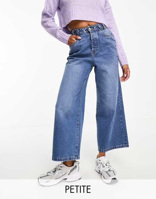 Noisy May Petite – Jeans mit weitem, verkürztem Schnitt in Mittelblau