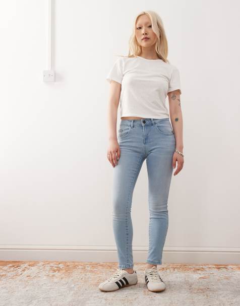 Noisy May Petite Jen push up jeans in light blue wash