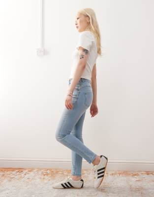Noisy May Petite Jen Push Up Jeans