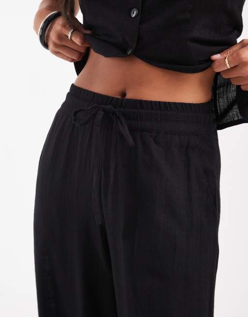 Noisy May Petite loose fit linen mix pants in black, 3 of 5
