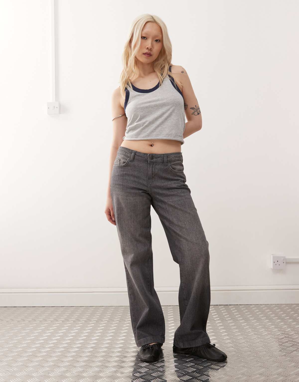 Noisy May Petite low waist wide leg jeans in dark grey