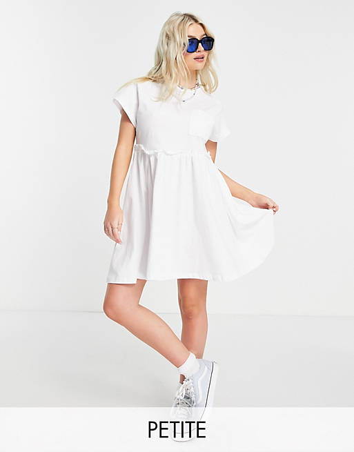 Dresses Noisy May Petite mini smock t-shirt dress with pocket detail in white 