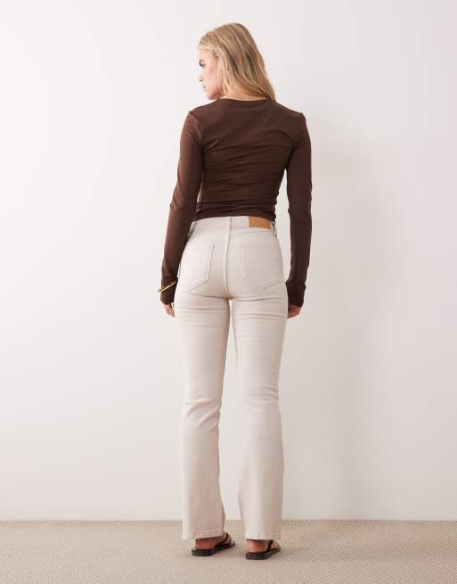 Noisy May Petite Sallie high waist flare jeans in ecru, 3 of 5