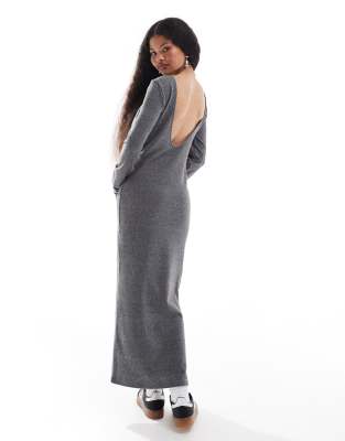 scoop back knitted maxi dress in gray texture