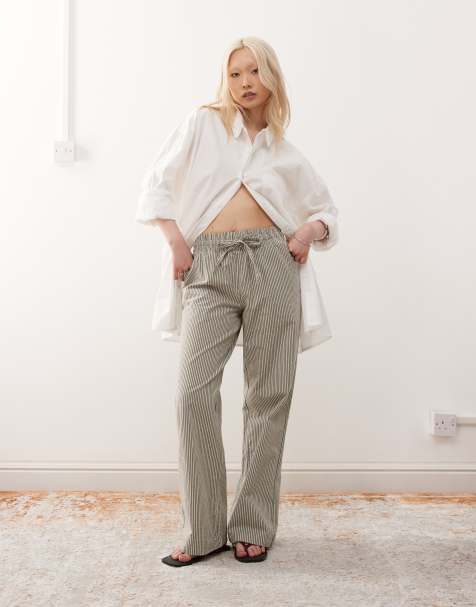 Noisy May Petite – Vorne gebundene Hose mit grauen Streifen und weitem Bein - view 1