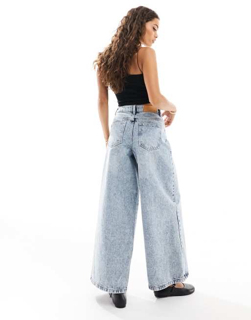 Noisy May Petite wide leg jeans in light wash denim | ASOS