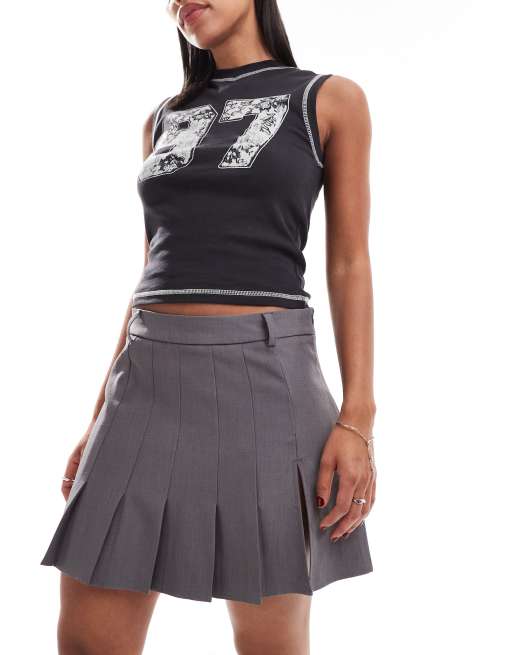 Noisy May pleated skirt with thigh split in gray 