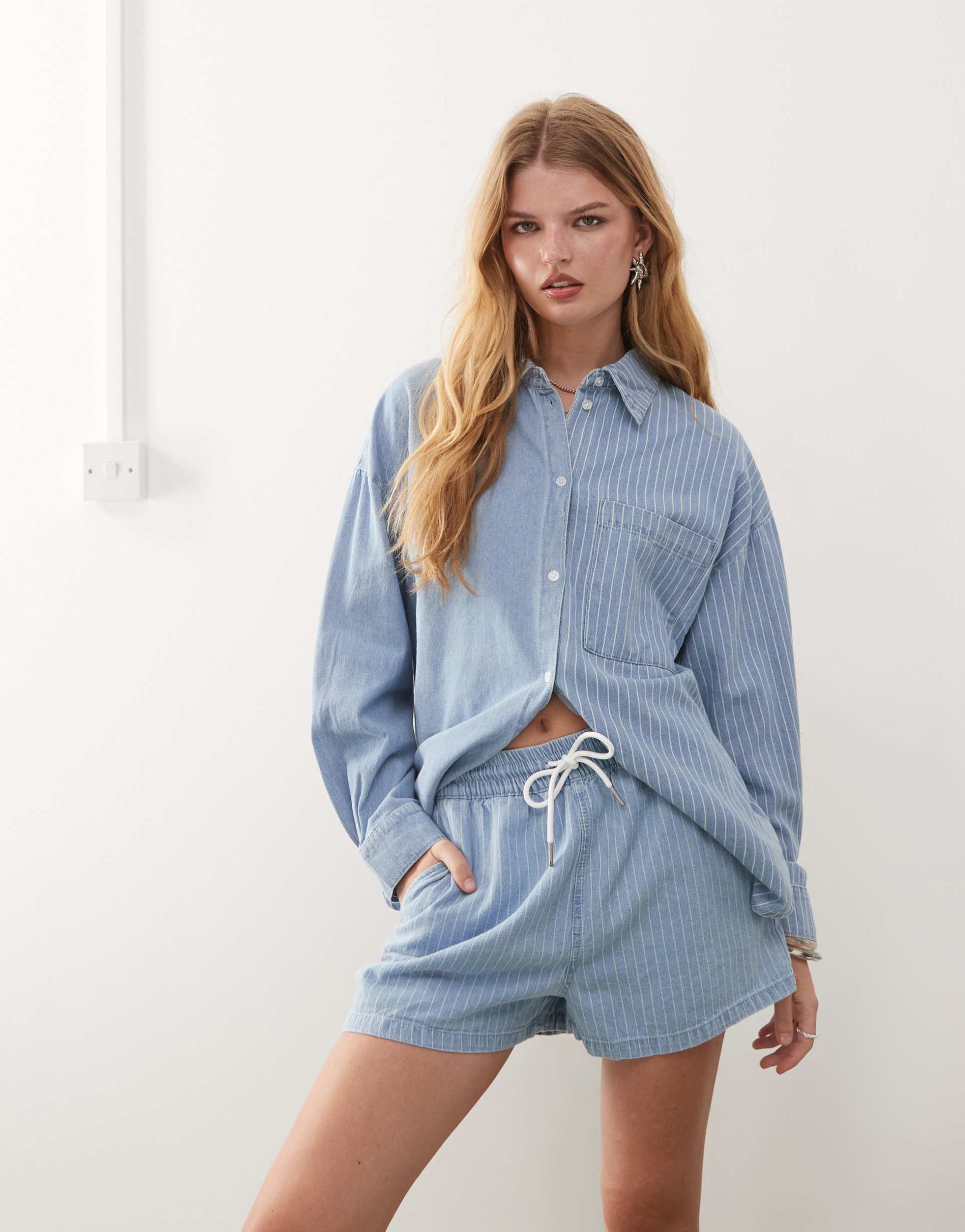 noisy may pull on denim shorts in light blue stripe - part of a set