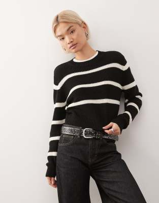 Noisy May - Pullover in Schwarz und Creme gestreift mit Rundhalsausschnitt