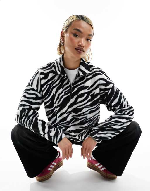 Noisy May – Pullover in Zebra-Optik mit kurzem Reißverschluss
