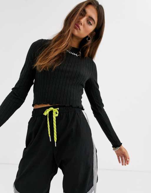 black lettuce hem crop top