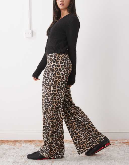 Noisy May ribbed wide leg trouser in leopard print, 2 of 5