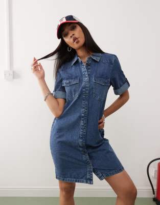 Robe courte en denim avec manches retroussées - Bleu moyen délavé XS