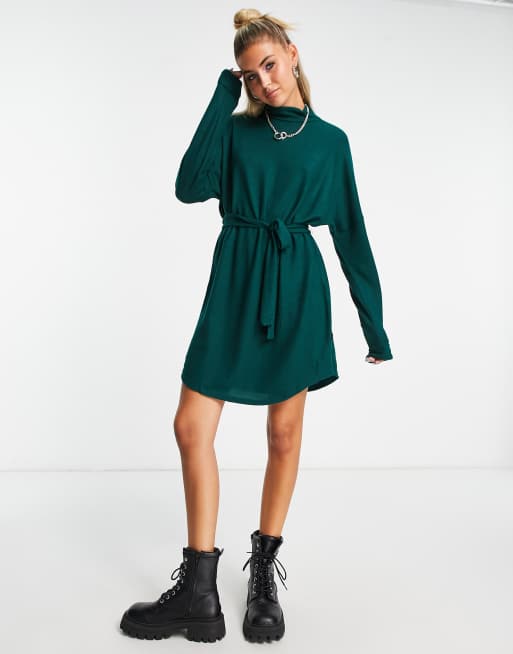 Noisy May Robe courte en maille à col montant avec lien à la taille