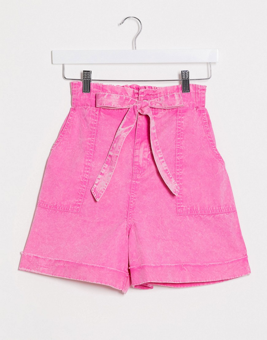 Noisy May – Rosa stentvättade shorts med skärp