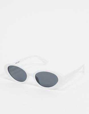white round retro sunglasses