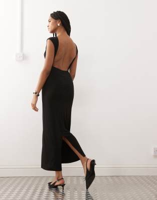 Noisy May - Rückenfreies Maxikleid in Schwarz mit Raffung