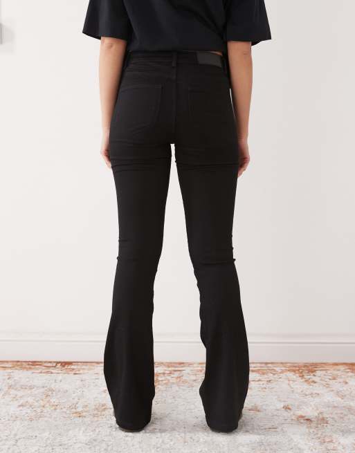 Noisy May Sallie high waisted flare jeans in black, 3 of 5