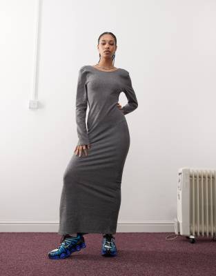 oaf BACK BUCKLE MAXI DRESS グレー Noisy May scoop back knit maxi dress in gray texture | ASOS
