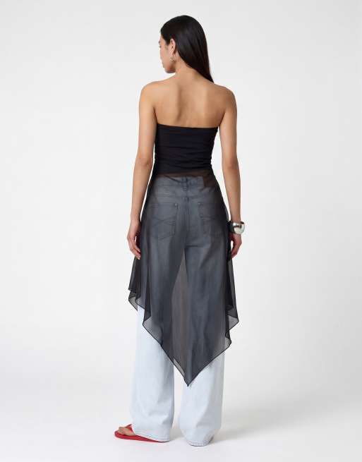 Noisy May - Sort bandeau-top med asymmetrisk chiffon-overlag, 4 af 4