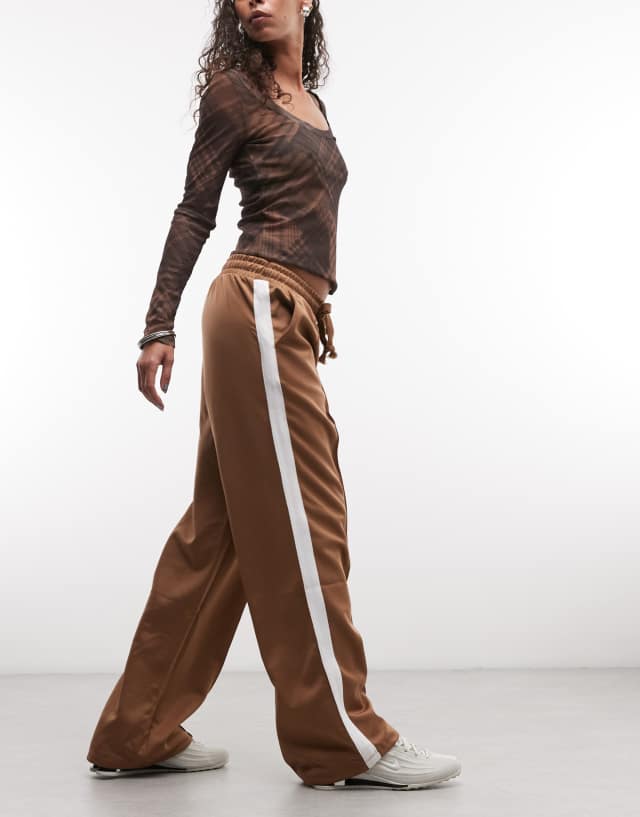 トップス AND MARY Mia mini pants set up/brown Noisy May straight leg jersey pants in light brown with white side