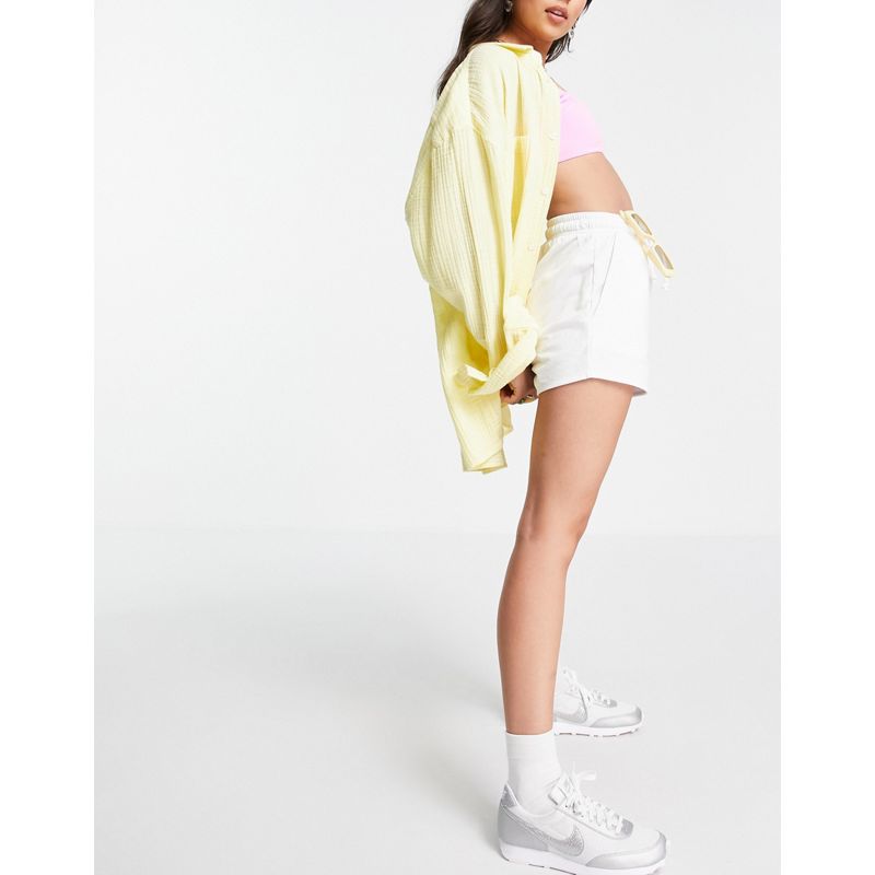 Noisy May – Sweat-Shorts aus Bio-Baumwolle in Weiß mit Kordelzug in der Taille