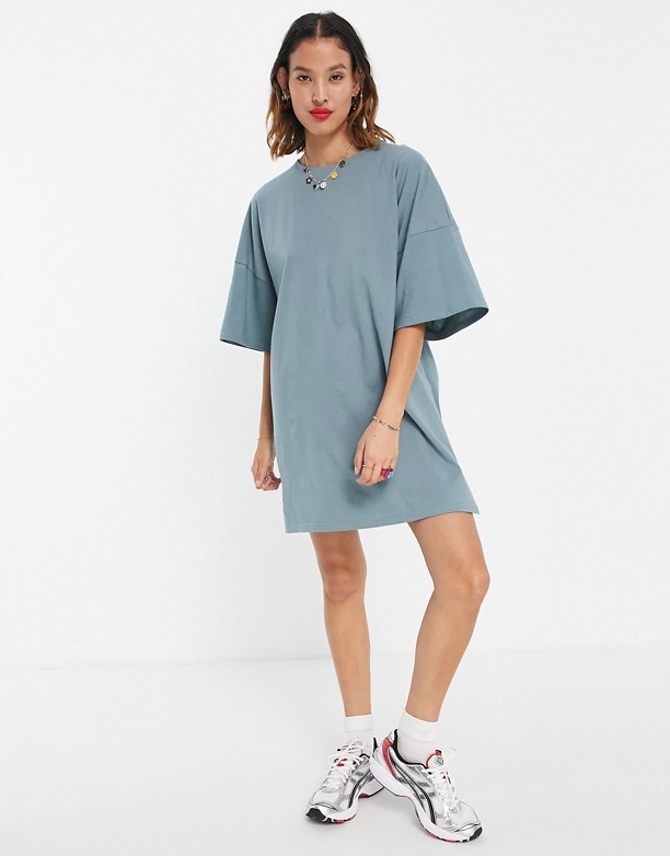 Noisy May – Szaroniebieska sukienka T-shirtowa mini Niebieski 2021 Fajne 