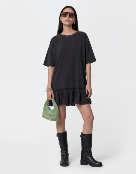 Noisy May – T-Shirt-Kleid in verwaschenem Schwarz mit nach hinten abfallendem Saum und Ziernaht - view 1