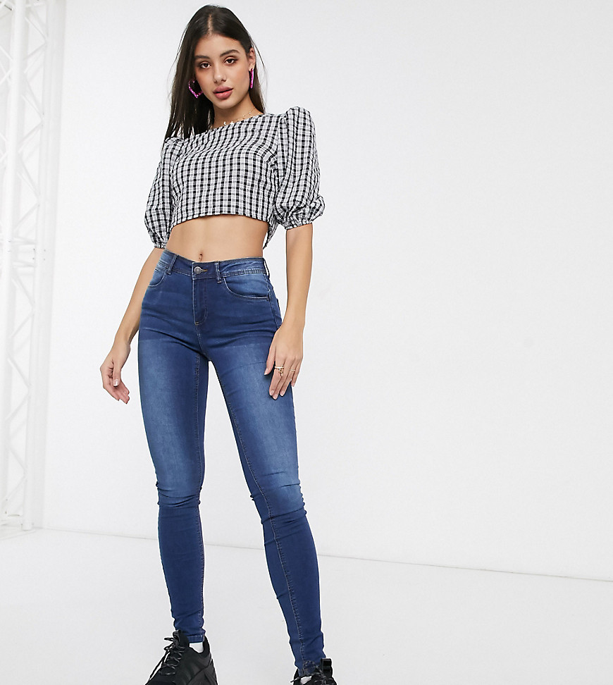 Noisy May Tall - Body-shaping jeans met hoge taille in indigoblauw