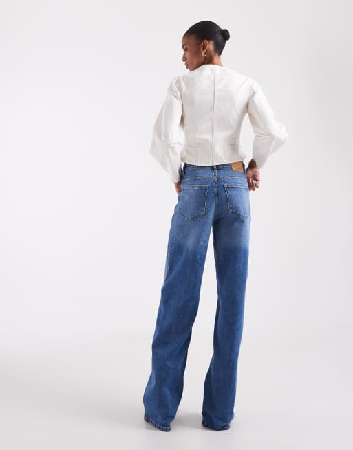 Noisy May Tall Kenzie vaqueros de pernera ancha de talle medio en denim azul medio, 3 de 5