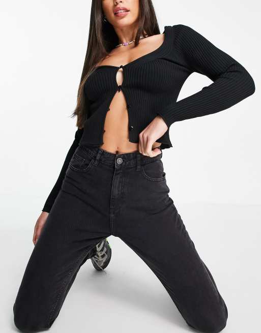 Noisy May Tall – Schwarze, knöchellange Mom-Jeans, 3 von 4