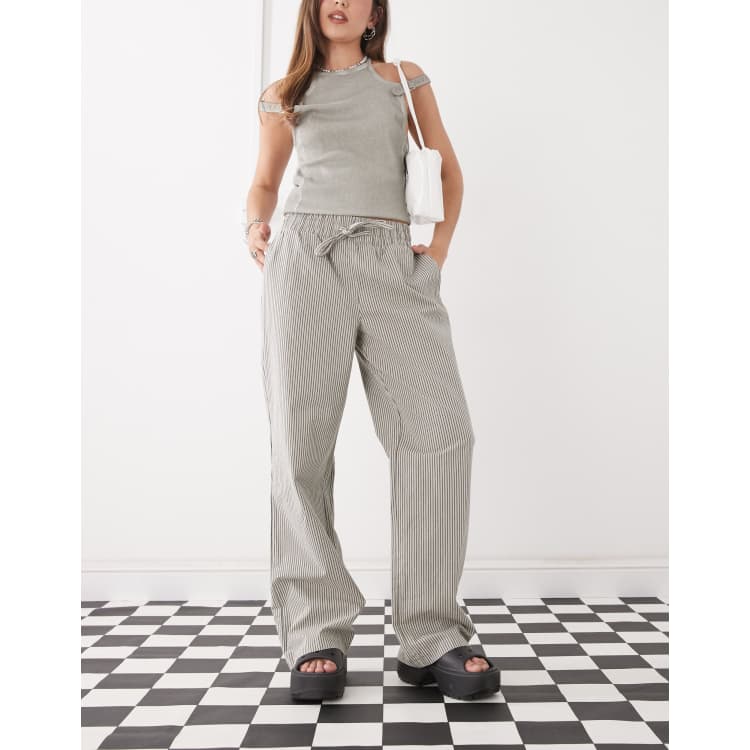 207652529-1-beige?$n_750w$&wid