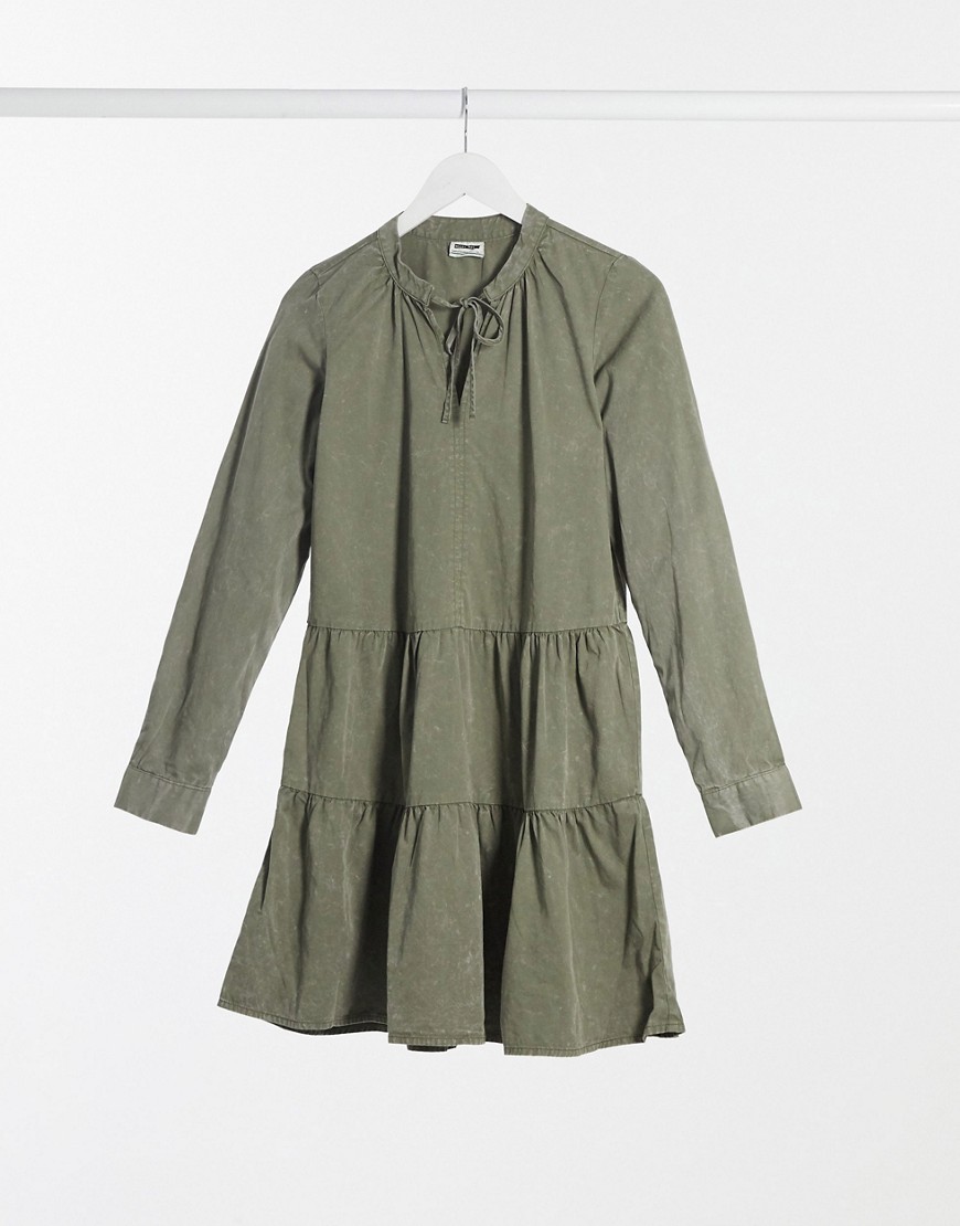 Noisy May tiered smock dress in washed khaki-Green
