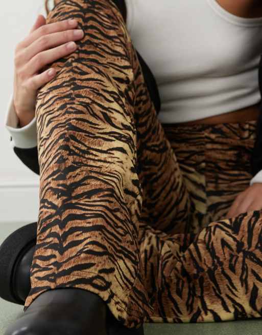 Noisy May tiger print flare trousers in brown, 3 of 5