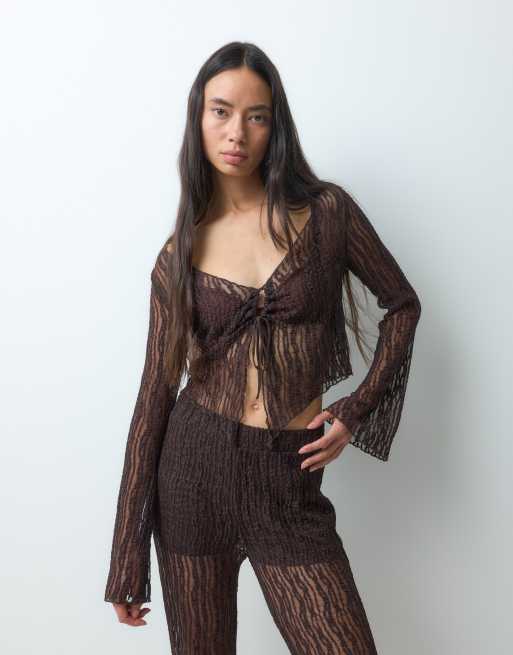 Noisy May - Conjunto marrón de pantalones y top con lazada delantera de encaje, 2 de 3