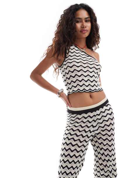 Noisy May - Top d'ensemble asymétrique en maille ondoyante - Noir et blanc - view 1