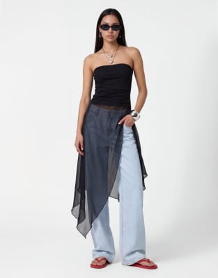 Trägerloses Oberteil in Schwarz mit asymmetrischem Chiffon-Overlay Schwarz L