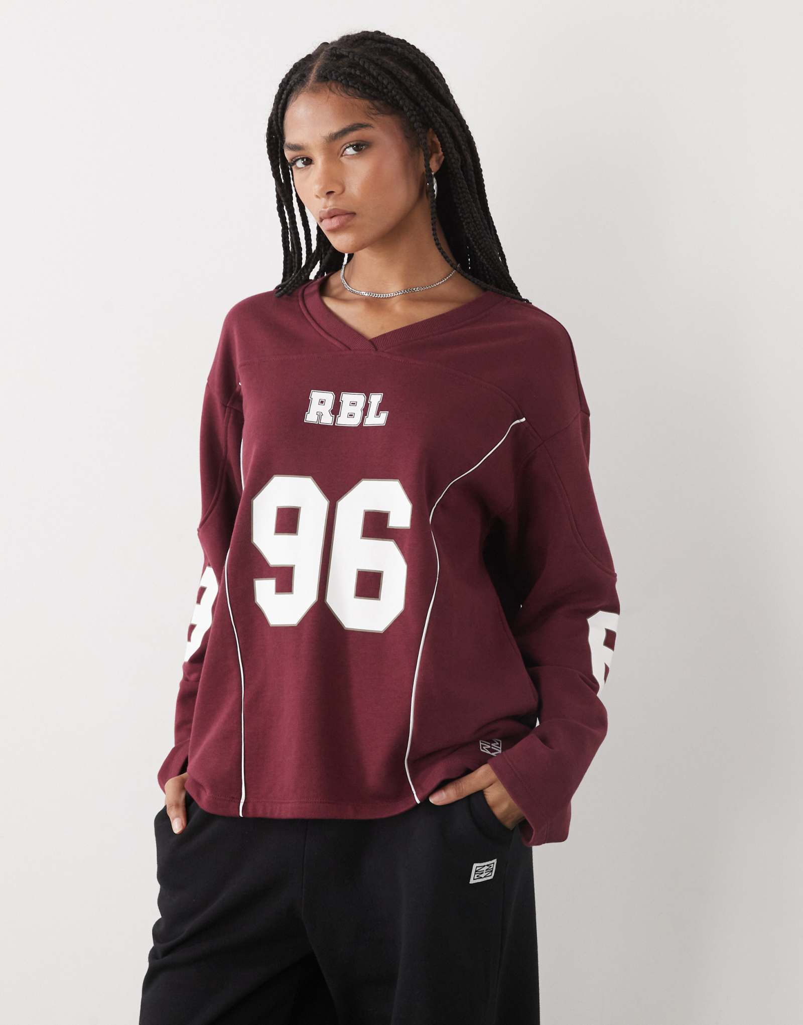 Спортивная майка Noisy May с v-образным вырезом бордового цвета