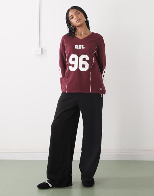 Noisy May v-neck sports jersey in burgundy