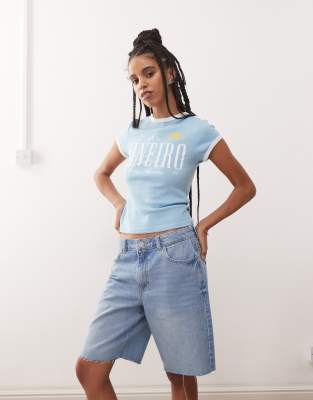Noisy May - Weite Denim-Shorts in hellblauer Waschung mit hoher Taille