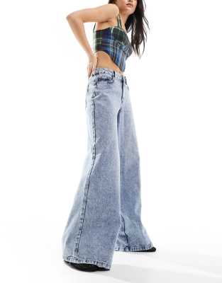 パンツ FaxCopyExpress Wide-leg Dirty Wash Jeans High Waisted Medium Wash Ripped Pocket Detail Wide Leg Jeans