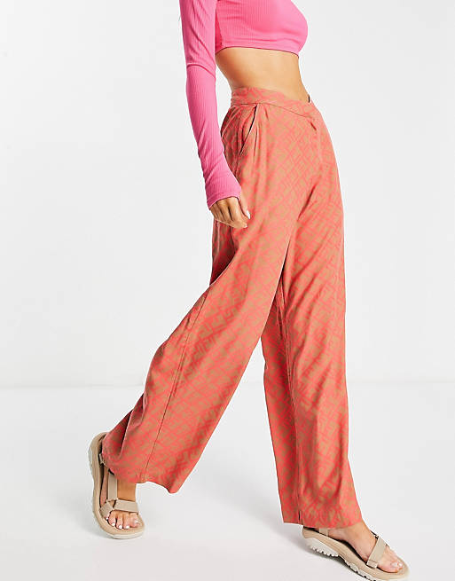 Women Noisy May wide leg trousers co-ord in coral monogram 