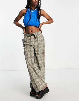 Noisy May mid waist wide leg dad trousers in brown check