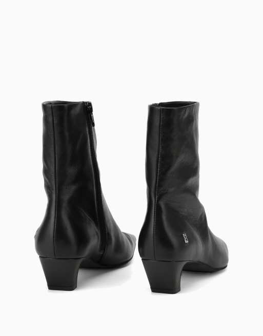 Nokwol Rena ankle boots in black, 2 of 3