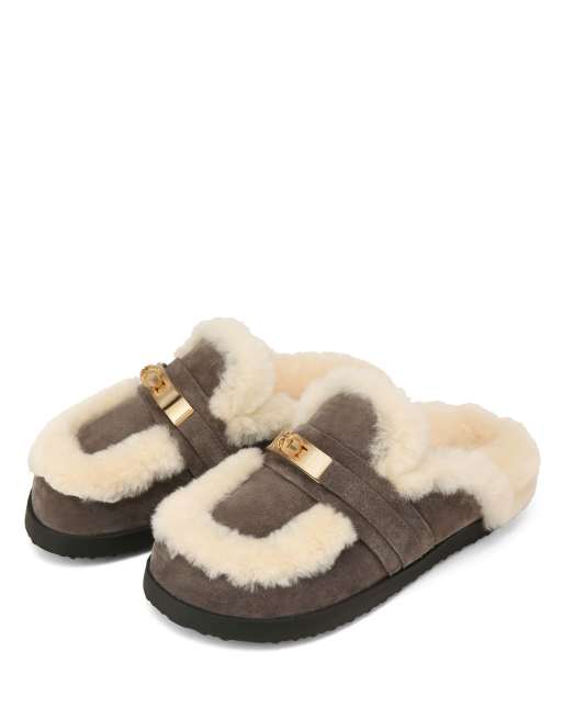 Nokwol Toby mules in smog, 2 of 6