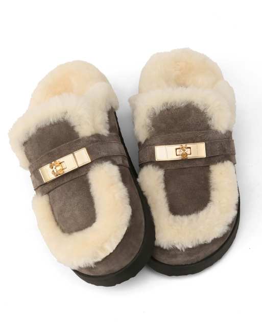 Nokwol Toby mules in smog, 4 of 6