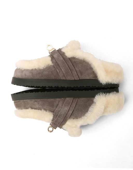 Nokwol Toby mules in smog, 5 of 6