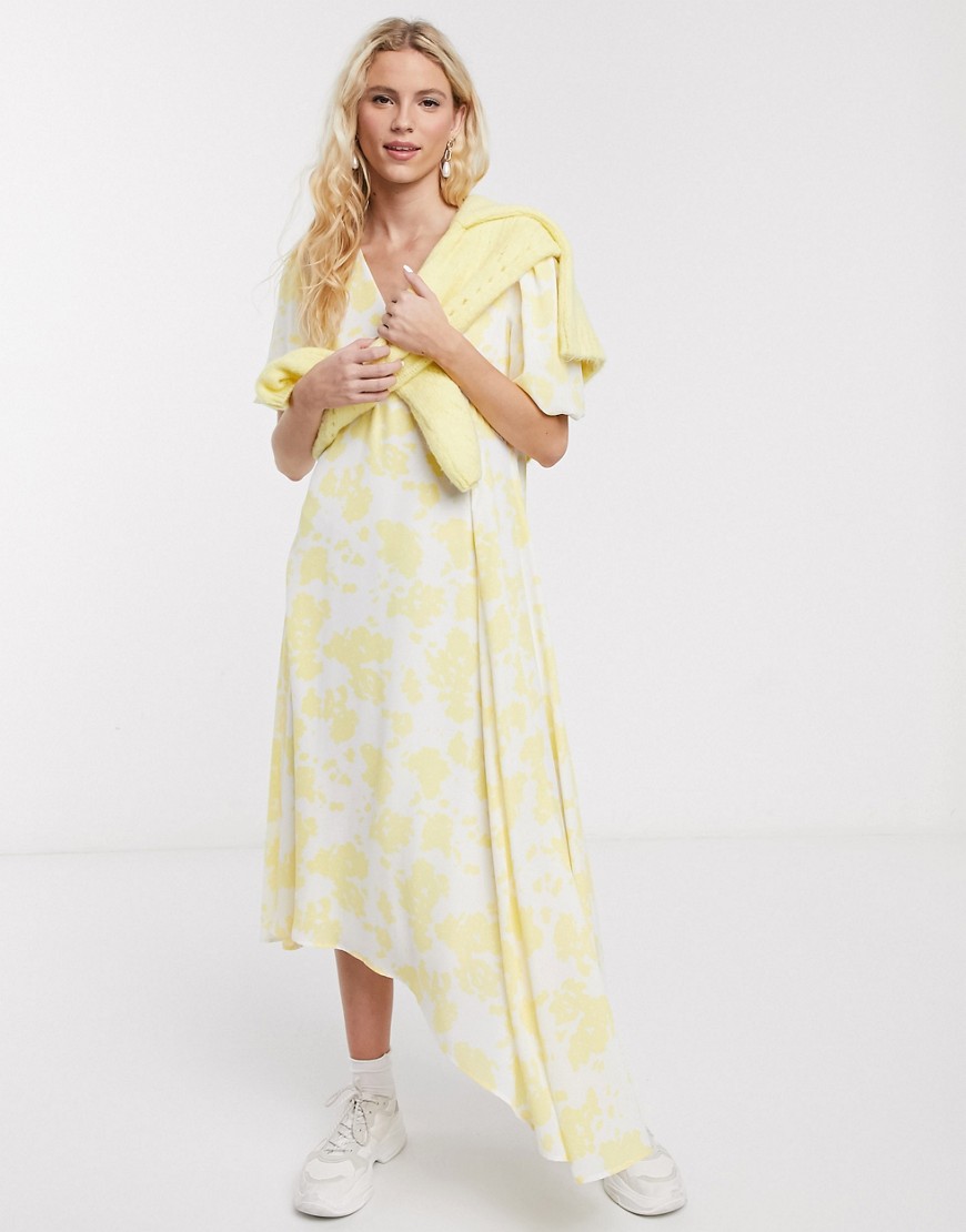 Notes Du Nord orchid recycled polyester floral asymmetric midi dress in lemon flower-Yellow