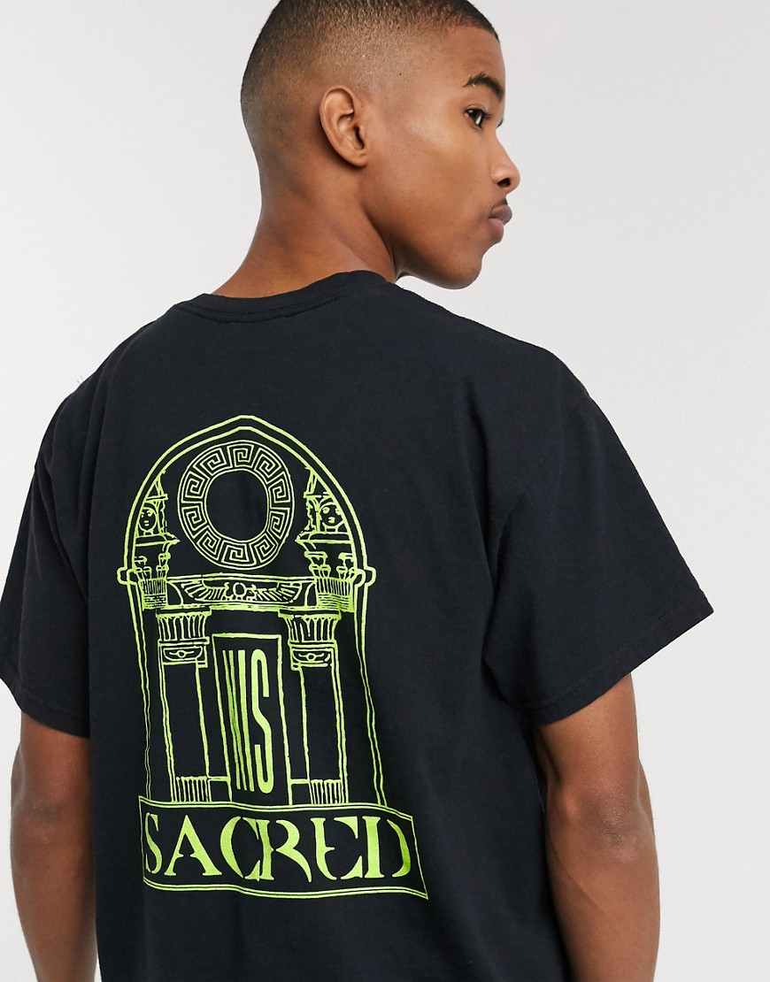 Nothing Is Sacred - T-shirt nera con colonne stampate sul retro-Nero